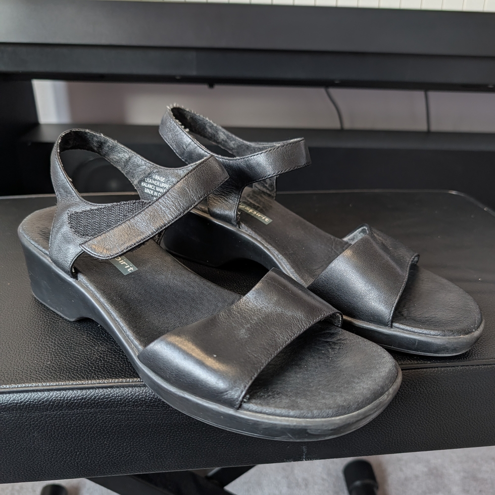 Easy Spirit I-RAISE Black Leather Comfort Sandals Size 9M